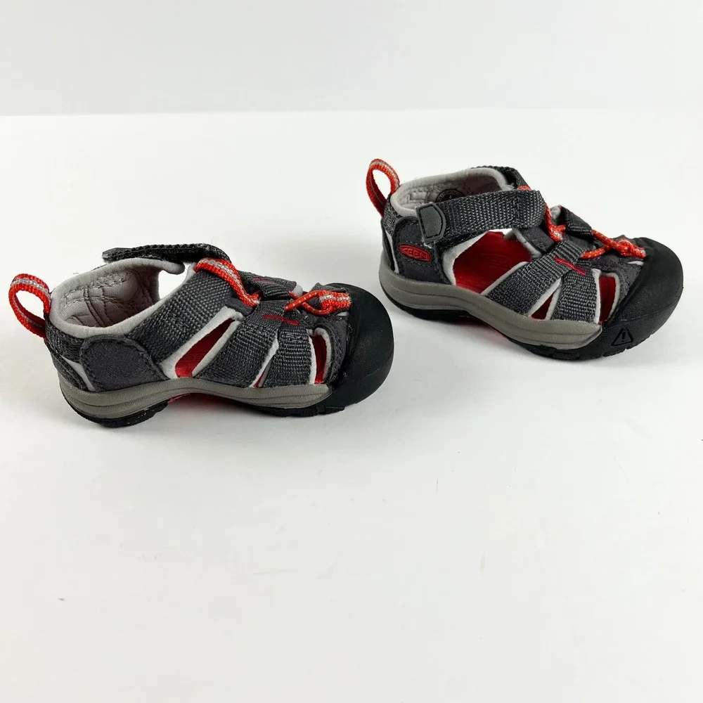 KEEN Seacamp Waterproof Sandal Boy Size 4‎ Youth Gray Red Hook and Loop Closure